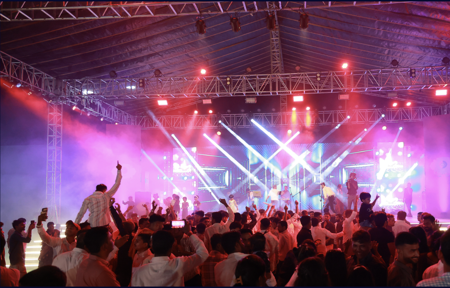 Large-format conference production
